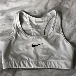 white nike sports bra